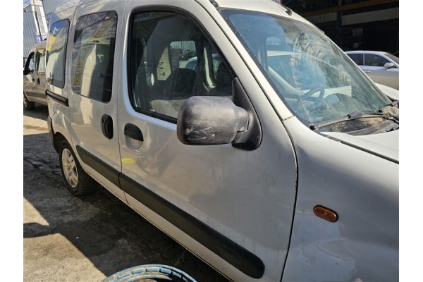 Renault Kangoo sağ ön kapı beyaz