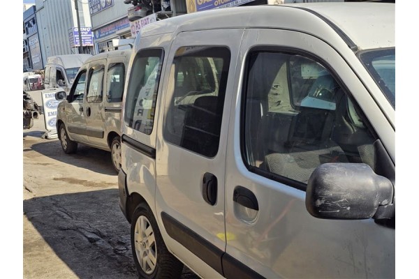 Renault Kangoo sağ arka sürgülü kapı beyaz